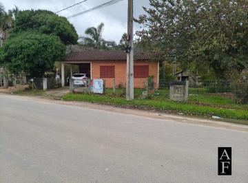 Casa · 80m² · 3 Quartos · 1 Vaga · Casa com amplo terreno em Garopaba