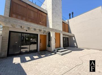 Apartamento · 60m² · 3 Quartos · 1 Vaga · Apartamento na Praia da Barra em Garopaba/SC