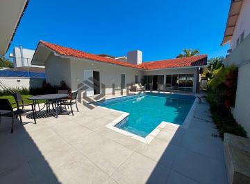 Foto · Casa reformada com piscina e área gourmet no Jardim Acapulco, Guarujá
