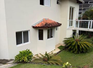 Casa Venda 800m² de 4 quartos · Lindo imóvel localizado no Fazenda da Ilha, 4 dormitórios sendo 1 suíte, fundo para reserva!