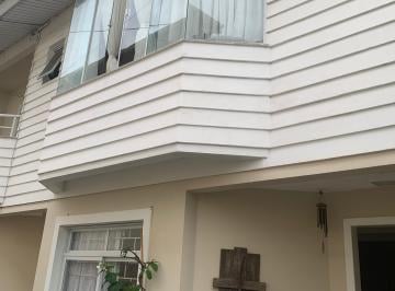 Casa de 2 quartos, Florianópolis · Sobrado com duas suítes