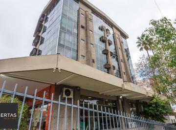 Comercial · 54m² · 2 Quartos · Conjunto comercial no bairro Floresta com terraço privativo DESOCUPADO