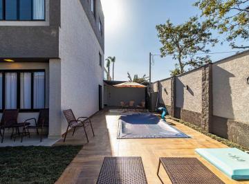 Casa de 3 quartos, Curitiba · Sobrado Triplex de Esquina no Boqueirão - Curitiba | 3 Qts (Suíte com Jacuzzi) e Piscina Aquecida