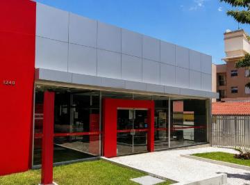 Comercial · 448m² · 9 Vagas · Loja comercial para alugar com 448 m² no bairro Cabral, com 9 vagas