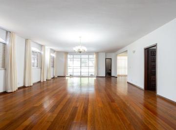 Casa · 700m² · 5 Quartos · Nem toda casa precisa ser perfeita para ser extraordinária.