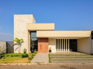 Casa · 357m² · 3 Quartos · 2 Vagas · Sem subir um degrau, dá para chegar a muitos lugares.