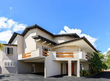 Casa · 899m² · 6 Quartos · 30 Vagas · Onde até o jardim entende de estratégia.