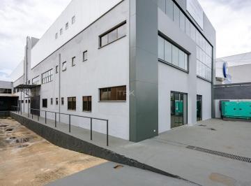 Comercial · 2250m² · Seu negócio pode continuar se adaptando. Ou pode finalmente se instalar.