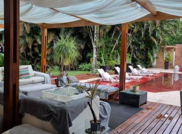 Casa · 1186m² · 7 Quartos · 6 Vagas · Casa exuberante no Condomínio Flamboyant em Atibaia