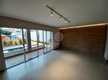 Casa de 3 quartos, São Paulo · Sobrado no Jardim São Paulo com 3 suítes, piscina, 5 banheiros e 6 vagas.