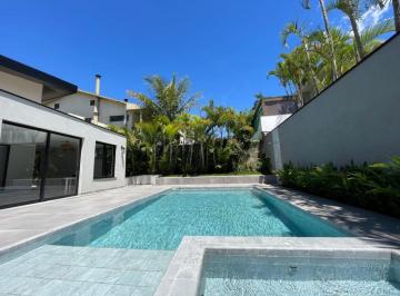 Casa de 5 quartos, Barueri · *Residencial Alphaville 2*
Venda: *R$ 6.750.000*
630m² área de terreno
422m² área construído