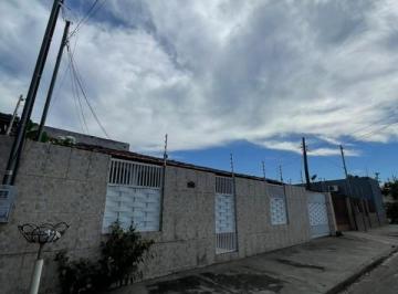 Foto 01 · Casa para locação em Cuiabá-MT, bairro CPA 1: 2 quartos, 1 suíte, 1 sala, 2 banheiros, 4 vagas, 150m