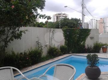 Casa de 3 quartos, São Paulo · Sobrado na Água Fria com piscina, 3 dormitórios, 3 suítes, 5 banheiros e 3 vagas.