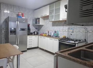 Casa de 4 quartos, Santa Maria · Ótimo Sobrado na QRC 02 Residencial Santos Dumont