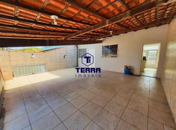 Casa · 120m² · 3 Quartos · 2 Vagas · Casa linear no Arsenal, dentro de condomínio com 3 quartos e quintal privativo