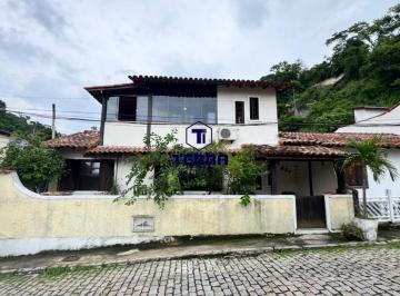 Casa · 160m² · 3 Quartos · 1 Vaga · Casa com suíte master, área gourmet e energia solar em vila tranquila!