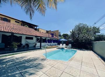 Quintal · Excelente casa em Pendotiba, com 3 quartos, uma suíte e área de lazer!