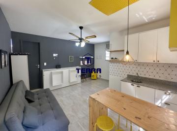 Casa · 125m² · 3 Quartos · Casa reformada 3 quartos com suíte, cozinha com ilha e quintal em Santa Rosa!