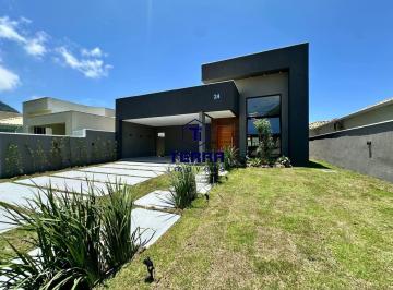 Fachada · Casa linear 3 quartos com suíte e closet, quintal gramado e piscina em Maricá!!