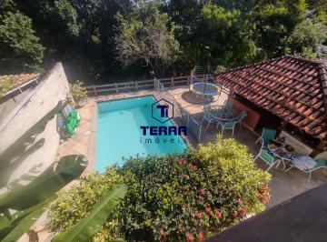Casa · 700m² · 5 Quartos · 4 Vagas · Casa de 5 Qts com Piscina, Sauna e Vista para Mata no Quinta dos Arcos!