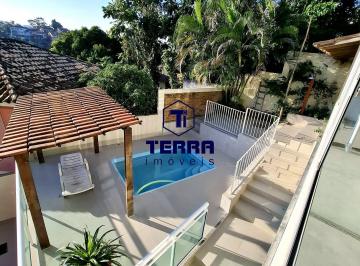 Casa · 180m² · 3 Quartos · 2 Vagas · Ótima casa de 3 quartos com suíte e lazer em Pendotiba!