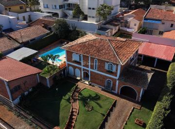 Foto 01 · SOBRADO COM PISCINA (TERRENO DE 993M²) À VENDA NA VL. VERA CRUZ EM APUCARANA.