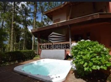 Casa · 270m² · 5 Quartos · 4 Vagas · Magnífica Casa, à Venda em Campos do Jordão.