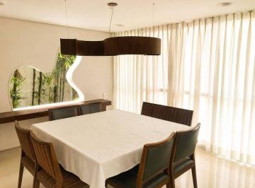 Casa · 427m² · 3 Quartos · 6 Vagas · Sobrado de 427 m² de área construída, com piscina privativa e 3 suítes. Alto padrão em localização p