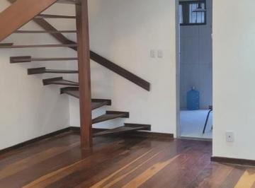 Foto 01 · Alugo casa duplex semi-mobiliada, em Buraquinho com 3/4, 112m², R$ 3.500,00, incluso condomínio e ip