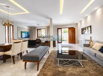 Casa de 4 quartos, Vicente Pires · Casa com 4 quartos sendo 3 suítes em lote de 800m² na Vicente Pires