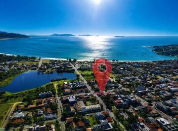 Casa · 101m² · 5 Quartos · Casa em Garopaba a 550 metros do Mar