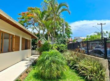 Casa · 101m² · 5 Quartos · Casa em Garopaba a 550 metros do Mar