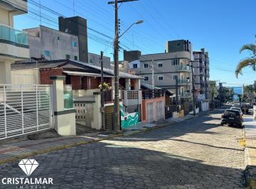 Apartamento · 74m² · 2 Quartos · 1 Vaga · Apartamento 2° andar, a 150 metros da Praia de Bombinhas SC.