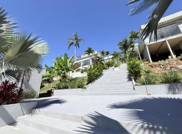 Casa · 450m² · 4 Quartos · Residência Exclusiva com 4 Suítes em Condomínio Completo