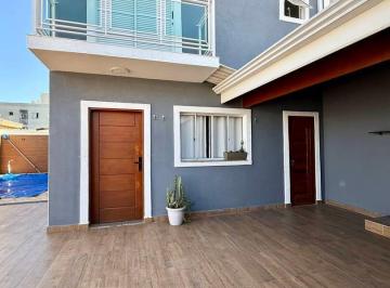 Casa · 95m² · 3 Quartos · 4 Vagas · Casa à Venda em Atibaia - Com Piscina,  Área Gourmet e Dormitório Temático