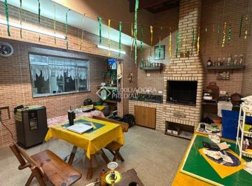 Casa · 221m² · 4 Quartos · 2 Vagas · SOBRADO NO PARQUE SELECTA - ESPAÇO, CONFORTO E TRANQUILIDADE