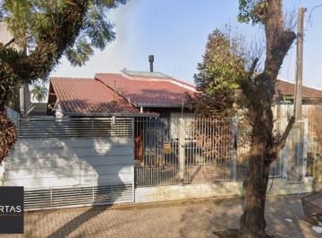 Casa · 96m² · 3 Quartos · 2 Vagas · Casa no Sarandi de 3 dormitórios e amplo pátio PARA ALUGAR