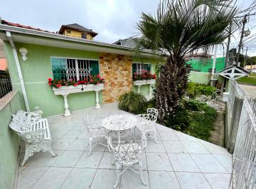 Casa de 3 quartos, Curitiba · Excelente Residência próx, Parque São Lourenço, 2 vagas garagem, piscina.