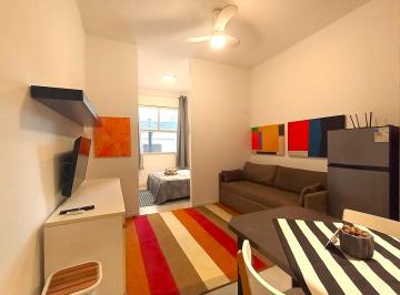 Apartamento en Aluguel de 1 quarto Centro · Rua Riachuelo. Completamente reformado.