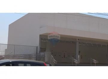 Comercial · 180m² · Em frente ao Tatico 180m²