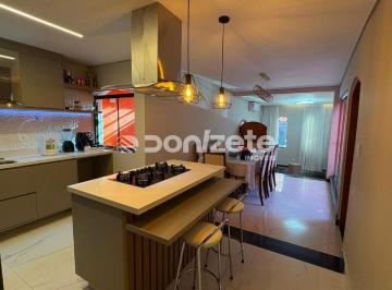 Casa · 223m² · 3 Quartos · 5 Vagas · Sobrado à venda em Santo André (Vila Metalúrgica) | 3 suítes, 5 vagas e espaço gourmet