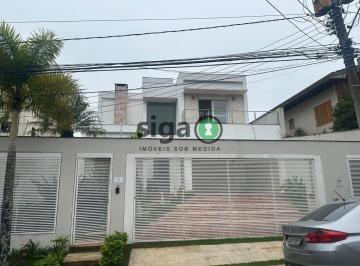 Casa · 250m² · 3 Quartos · 4 Vagas · Oportunidade Casa Ampla com 3 Suítes, Churrasqueira e Área Gourmet