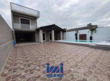 Casa · 300m² · 6 Quartos · 3 Vagas · Sobrado quadra mar