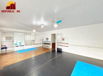 Comercial · 158m² · 7 Quartos · Excelente casa residencial/Comercial para vender no bairro cristo Redentor