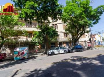 Apartamento · 57m² · 2 Quartos · Apartamento 02 dormitórios, 57m² privativos na ótima localização na Cidade Baixa