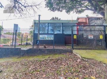 Casa · 319m² · 3 Quartos · 4 Vagas · Oportunidade Única: Casa para Fins Residencial ou Comercial em Local Estratégico