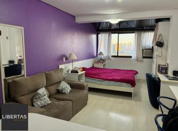Apartamento · 32m² · Vende-se studio semimobiliado no Centro Histórico