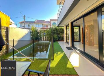 Casa · 162m² · 3 Quartos · 3 Vagas · Casa em condomínio com piscina e suíte no Jardim Itu