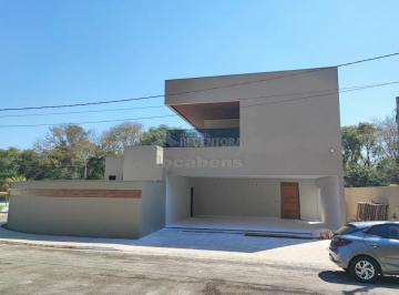 Casa · 200m² · 4 Quartos · 4 Vagas · Sobrado à Venda com 04 Dormitórios, sendo 01 suíte master, com 200m² de Construção