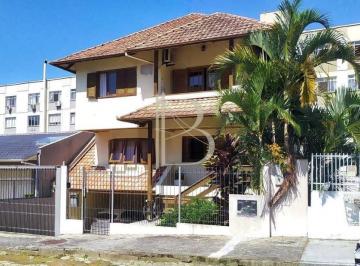 Casa · 314m² · 4 Quartos · 4 Vagas · Casa à venda na Trindade com quatro dormitórios amplo quintal e espaço de lazer